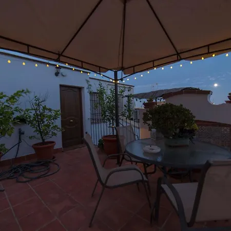 Casa Turistica Patio Cordobes - Parking Privado En La Juderia *